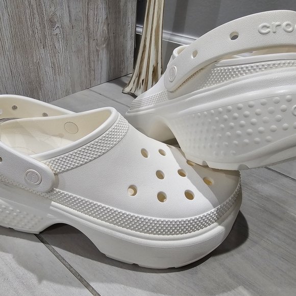 Crocs Womens White Platform Clogs Shoes Size 11 - Picture 1 of 4